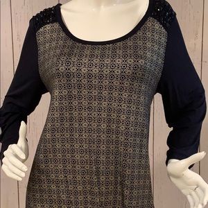 Chico’s Long Sleeve Tunic With a Star Design